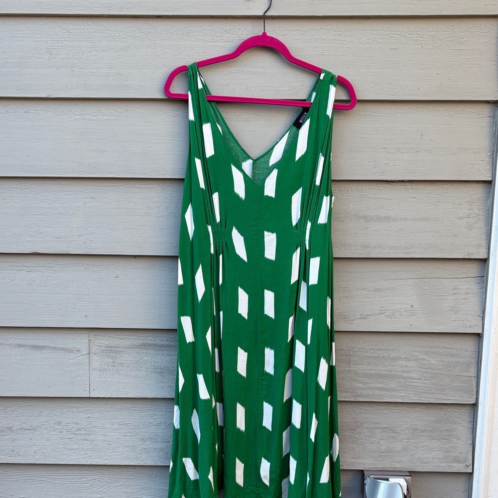 Boutique Green and White Sleeveless Dress